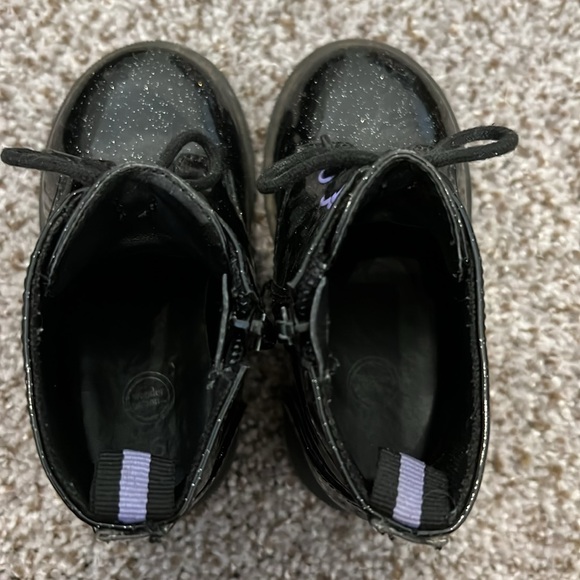 Wonder Nation Black glitter boots baby/toddler size 6 - Picture 3 of 5